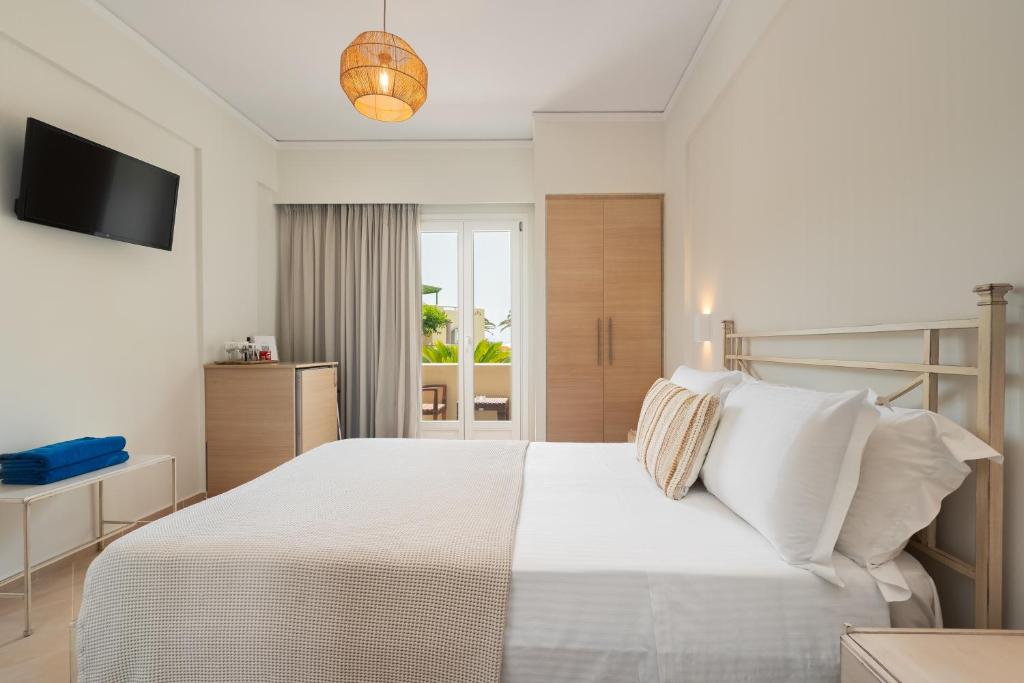 Double Sea View Room (4)