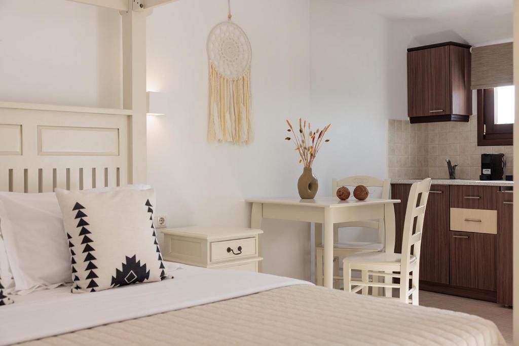 Executive Triple room (21)