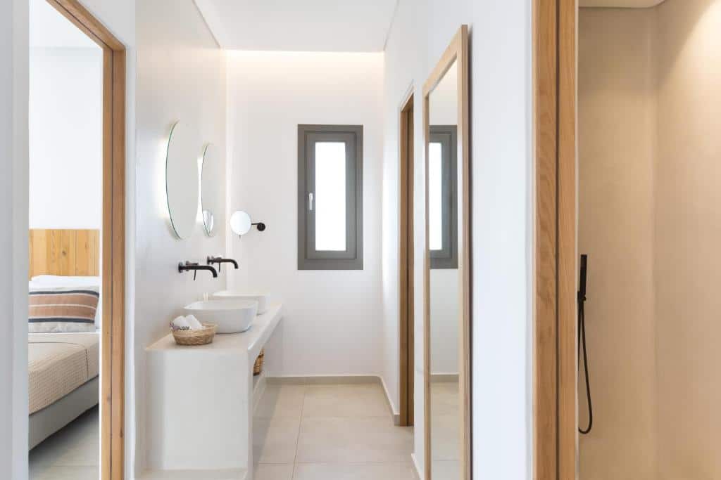 FAMILY 2 ROOM PARTIAL SV SUITE (7)