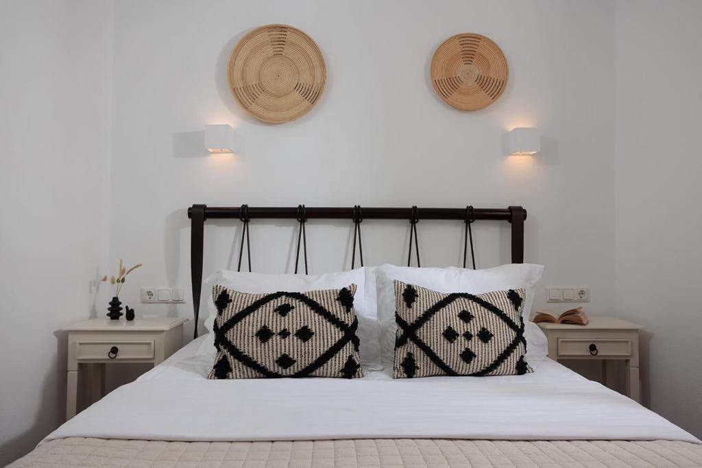 One-bedroom apartment with pool view (21)