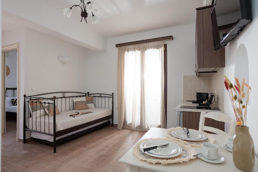 One-bedroom apartment with pool view (23)