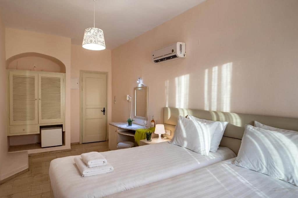 SUPERIOR ROOM SEA VIEW (7)