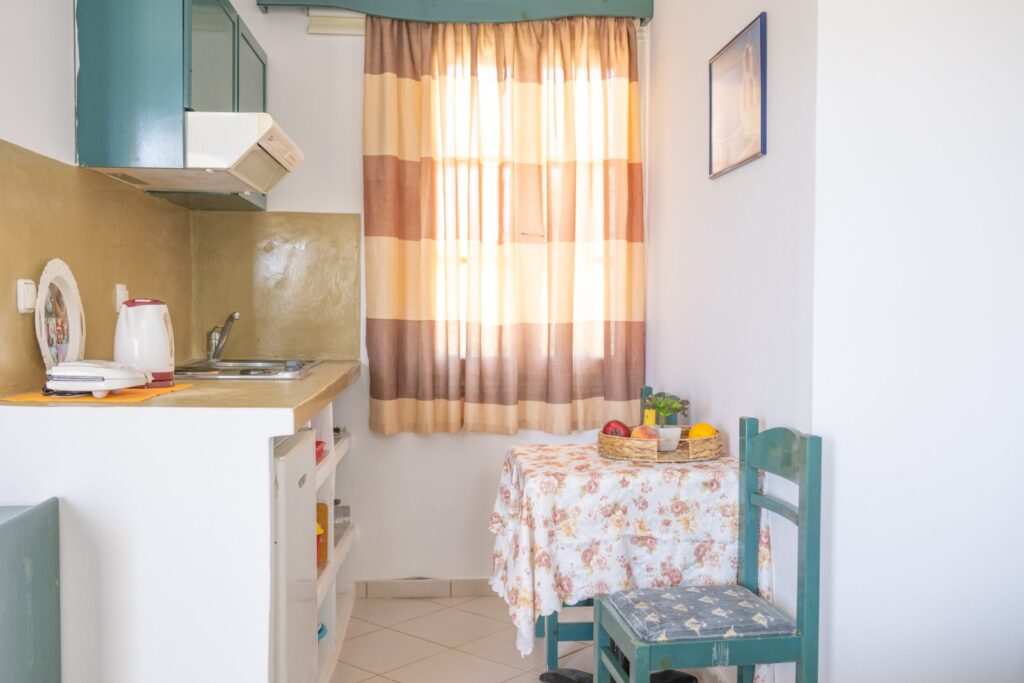 Standard Triple Studio Number 3 (8)