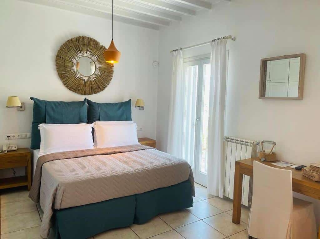 Standard triple room sea view (3)