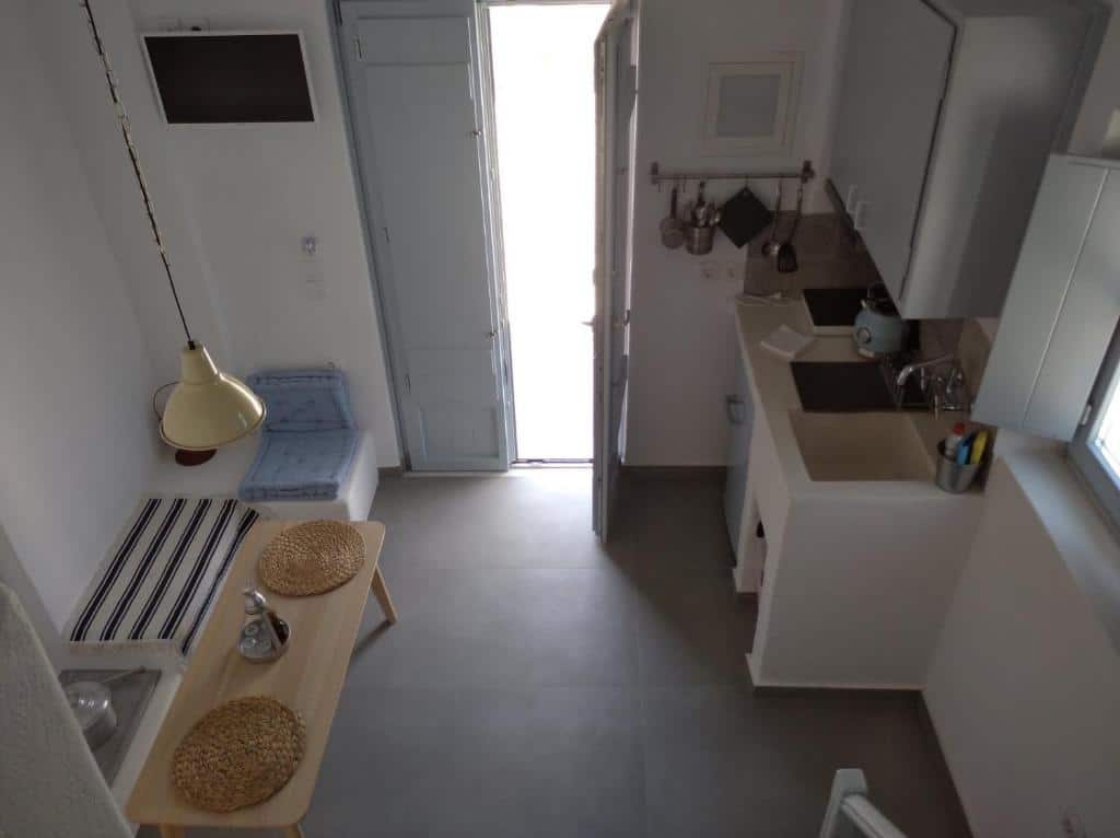 Studio - Split Level (7)