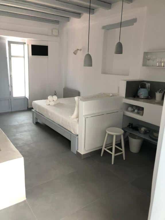 Studio with Balcony (9)