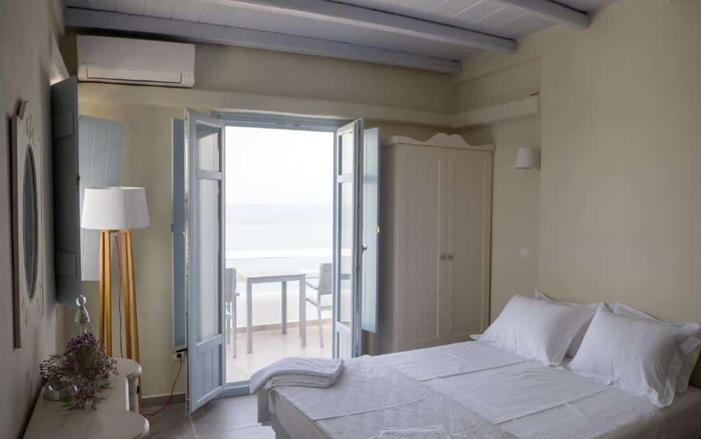 Studio with Sea View - Upper Floor (4)