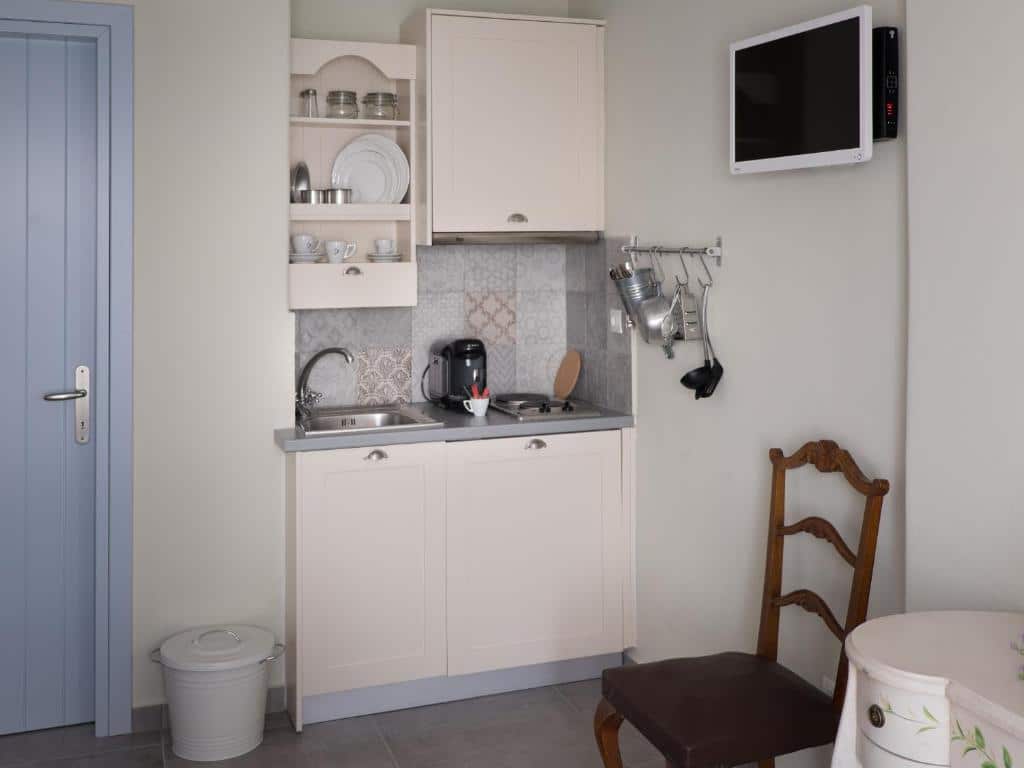 Studio with Sea View - Upper Floor (6)