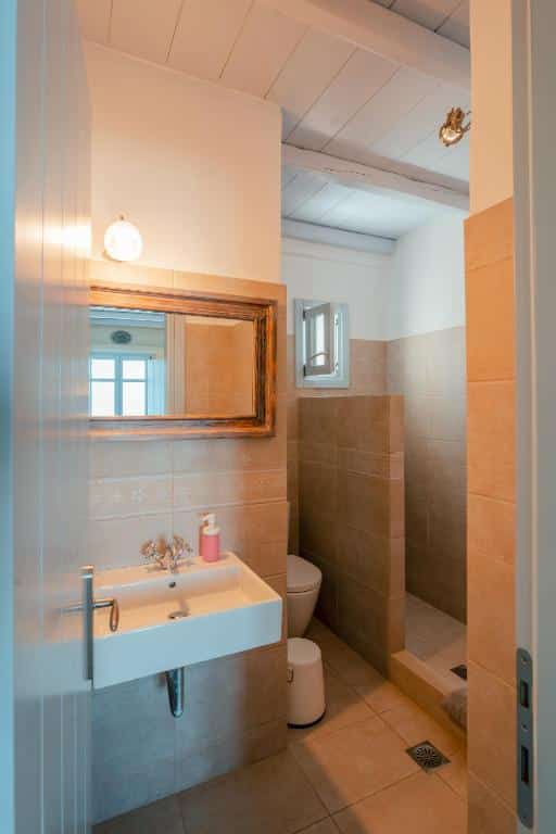 Studio with Sea View - Upper Floor (7)