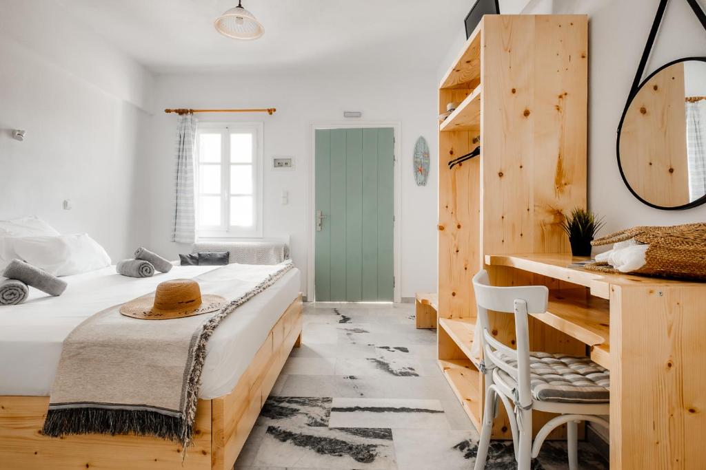 Suite With Hot Tub (10)