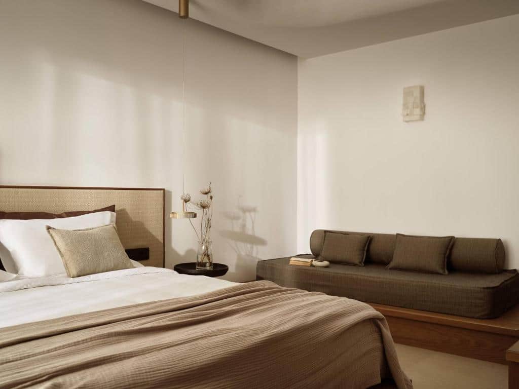 Suite with plunge pool (2)