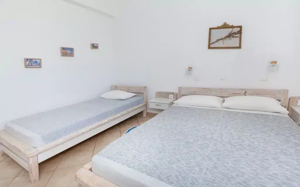 Superior-Room-with-Sea-View-10-1024x640