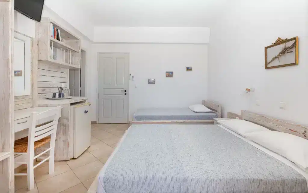 Superior-Room-with-Sea-View-12-1024x640