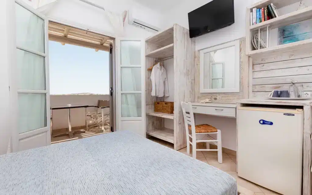 Superior-Room-with-Sea-View-3-1024x640