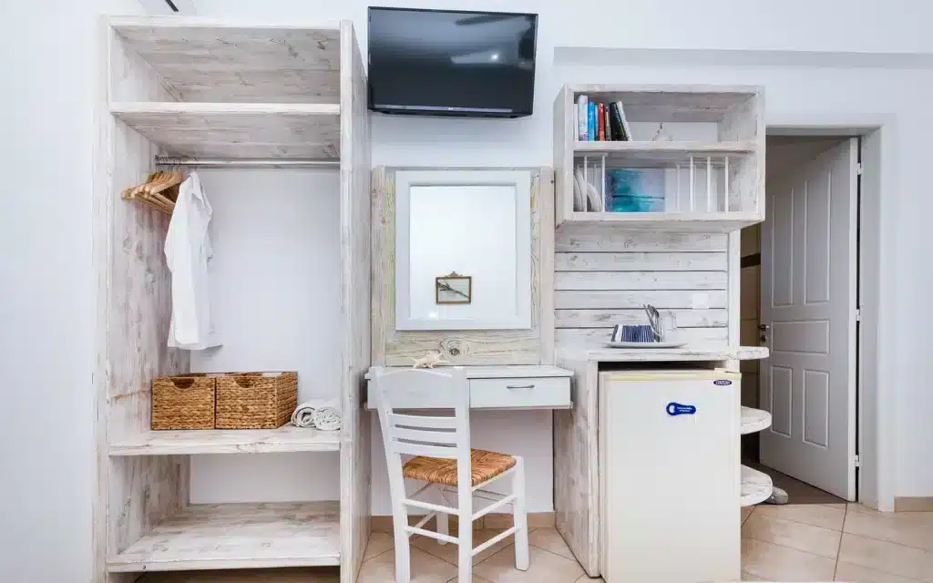 Superior-Room-with-Sea-View-5-1024x640