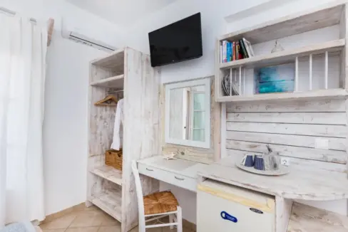 Superior-Room-with-Sea-View-6-1024x640