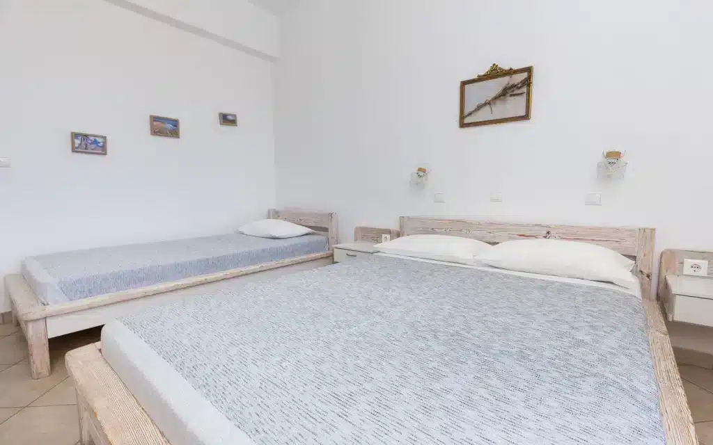 Superior-Room-with-Sea-View-7-1024x640