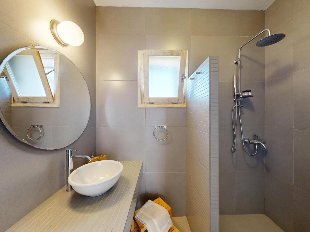 Superior sea view room (4)