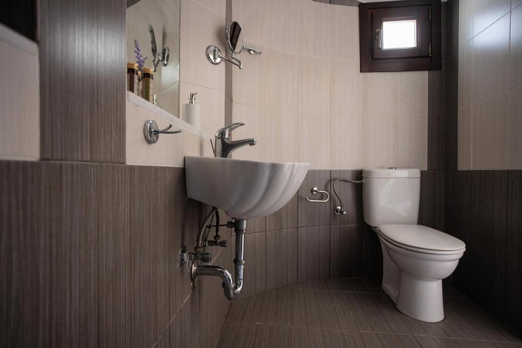 Triple Room with Pool view (10)