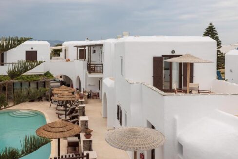 Triple Room with Pool view (5)