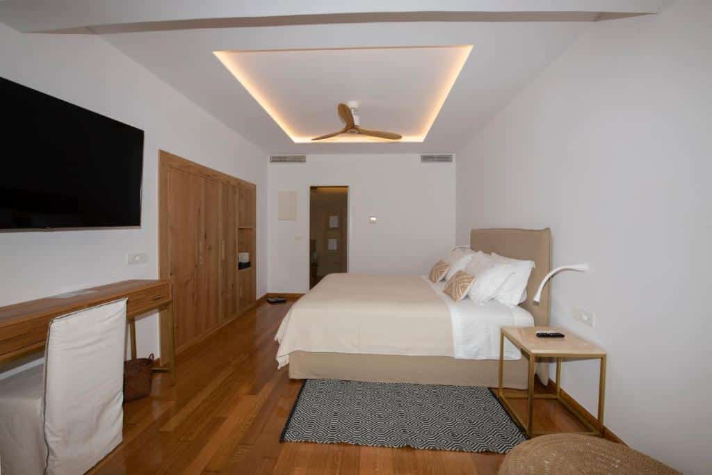 deluxe master suite (10)