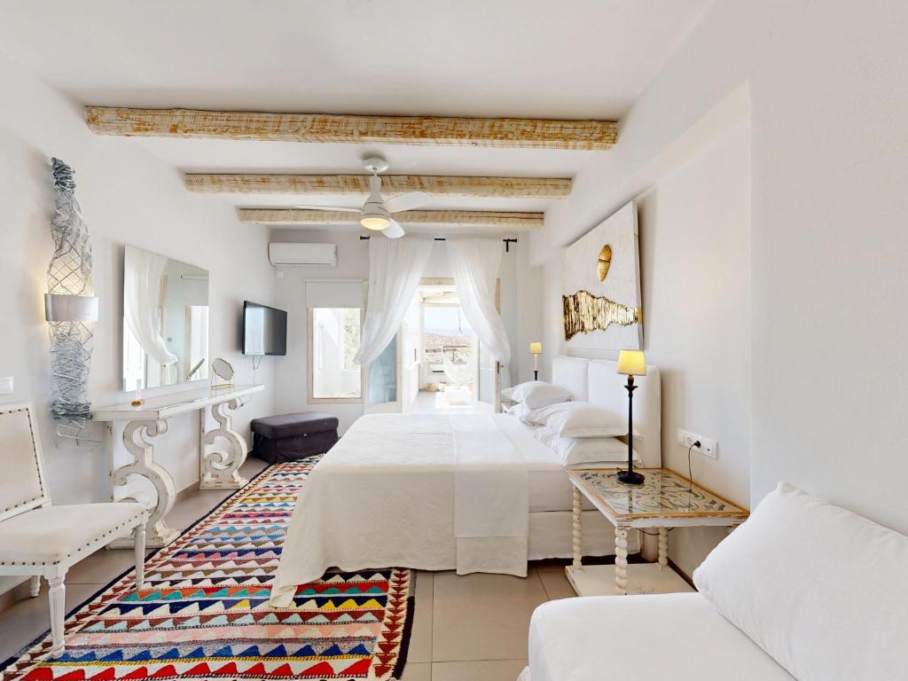 elegant sea view suite (3)