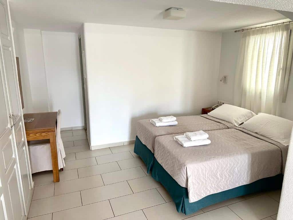 standard triple room (1)