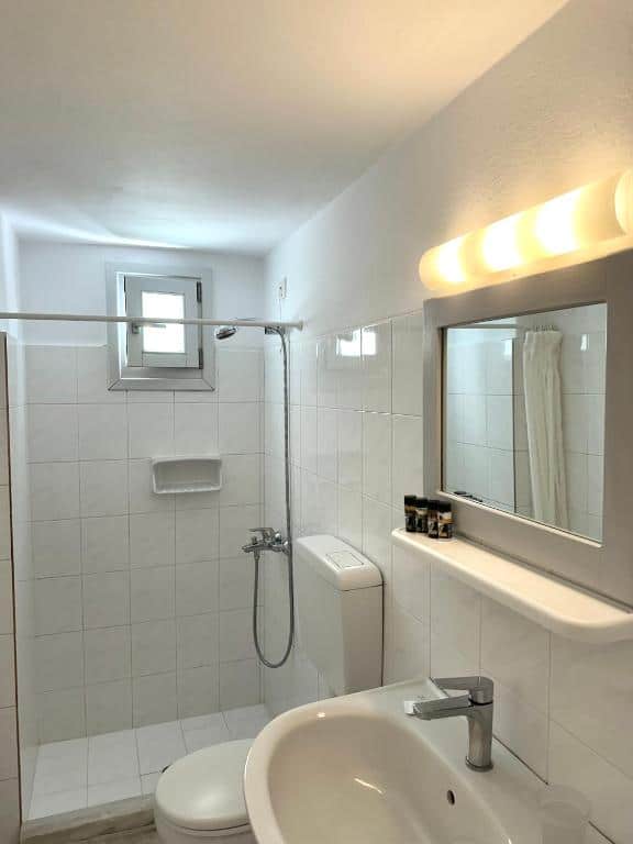 standard triple room (9)