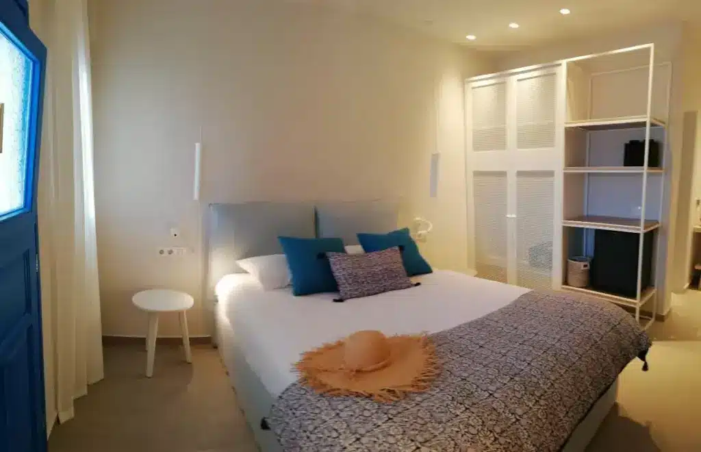 Deluxe Double Room (4)