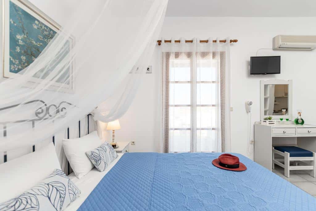 Deluxe Double Room with Sea View (7)