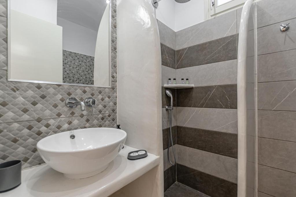 Deluxe Family Suite (2)