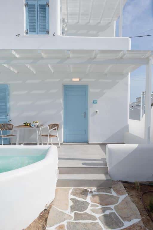 Living Suite with plunge pool (11)