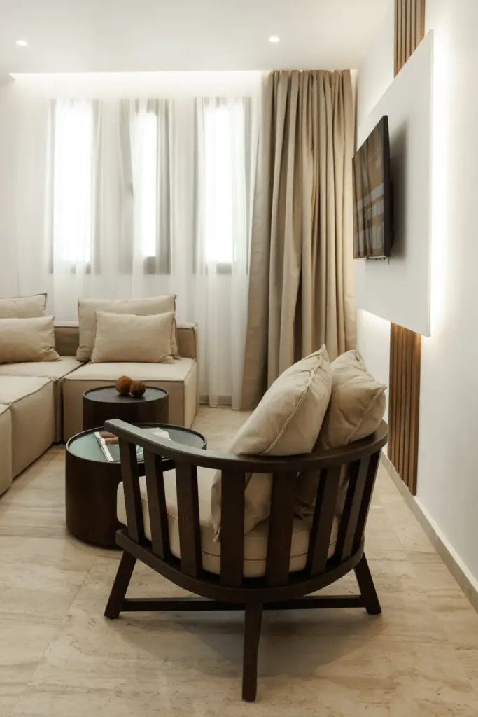 Sphinx Suite with Hot Tub (1)