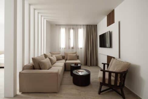 Sphinx Suite with Hot Tub (2)