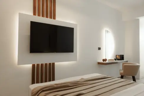 Suite with Hot Tub (1)