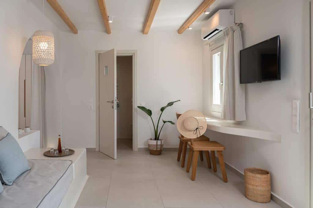 Superior Suite Jacuzzi 701 (1)