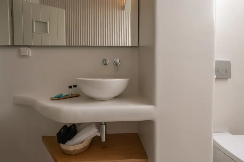 Superior Suite Jacuzzi 703 (1)