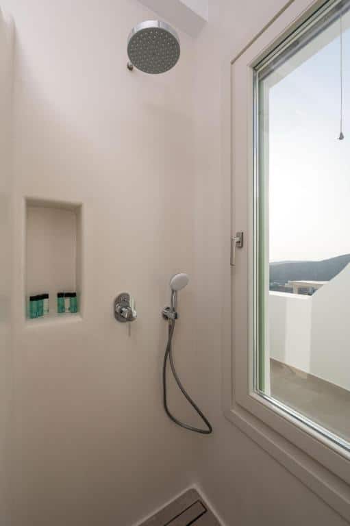 Superior Suite Jacuzzi 703 (1)