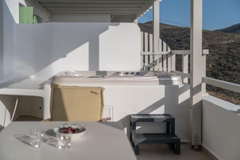 Superior Suite Jacuzzi 703 (3)