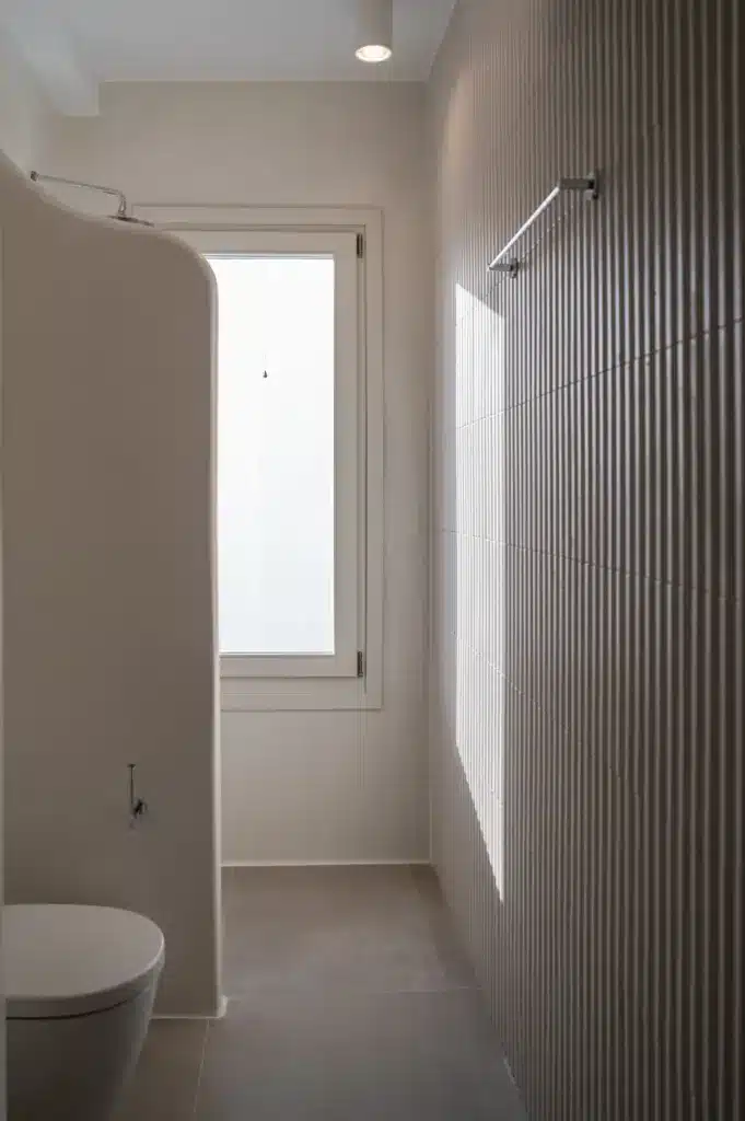 Superior Suite Jacuzzi 703 (8)