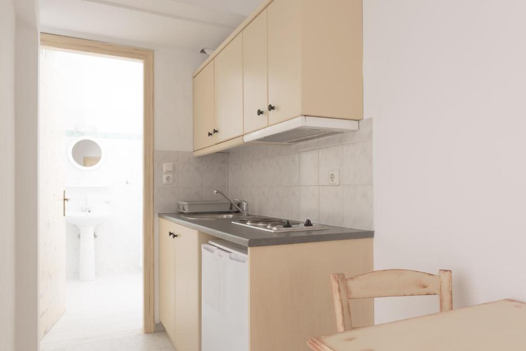 Deluxe Double Room With Balcony (10)