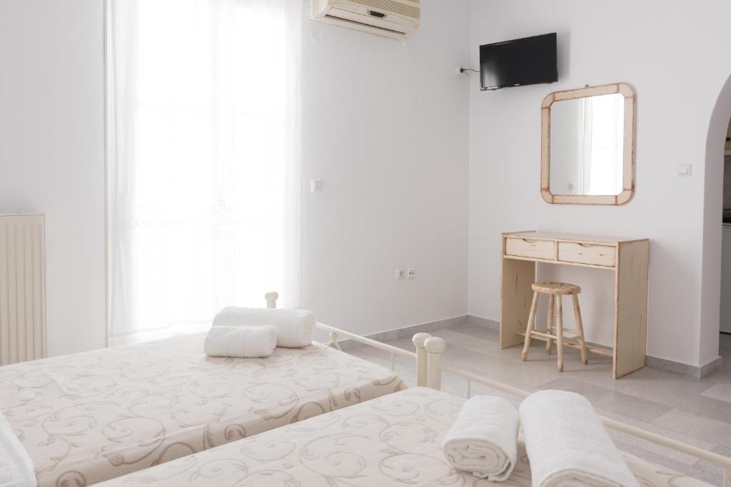 Deluxe Double Room With Balcony (13)