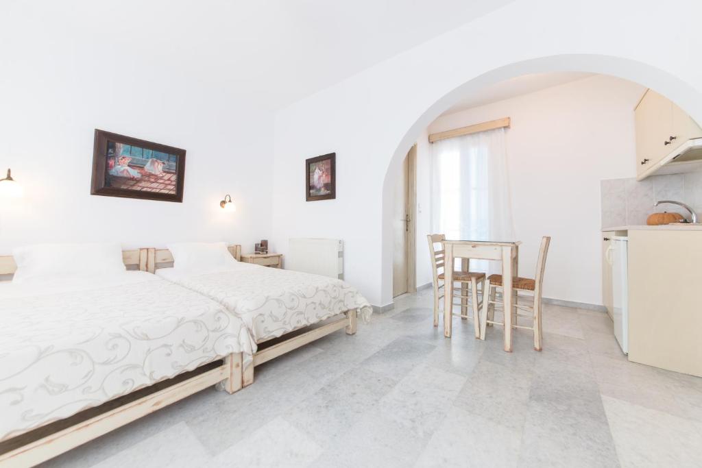 Deluxe Double Room With Balcony (14)