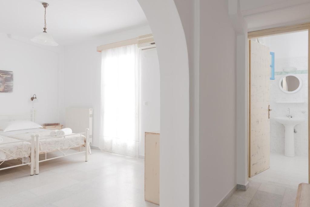 Deluxe Double Room With Balcony (16)