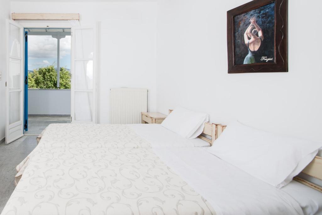 Deluxe Double Room With Balcony (2)