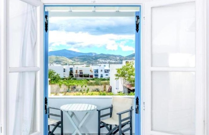 Deluxe One Bedroom Apartment With City View (1)