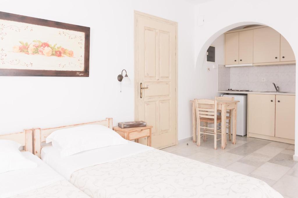 Deluxe One Bedroom Apartment With City View (2)