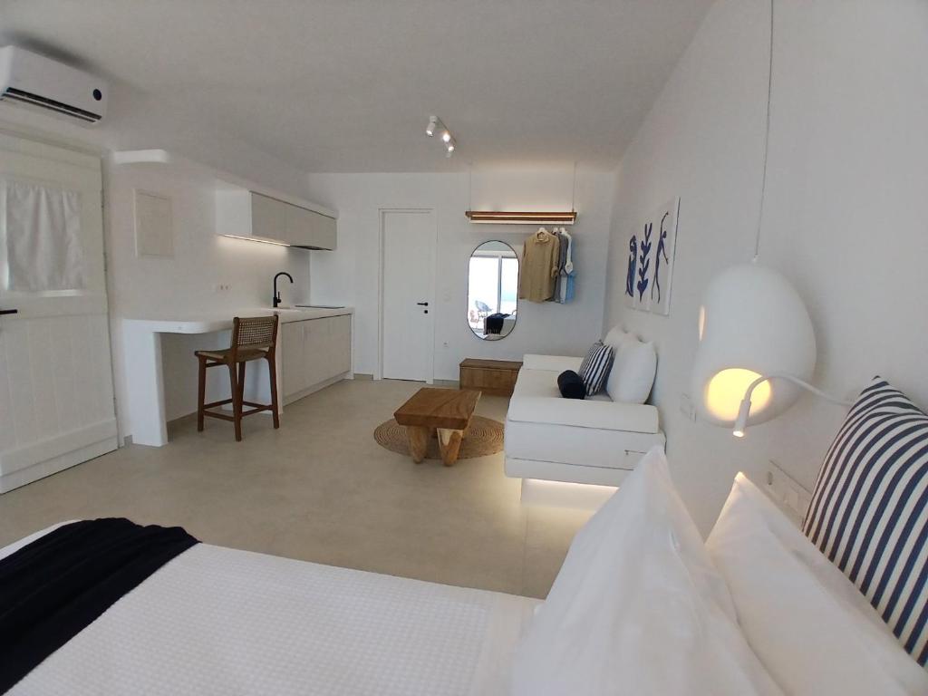 Comfort Suite with Sea View (17)