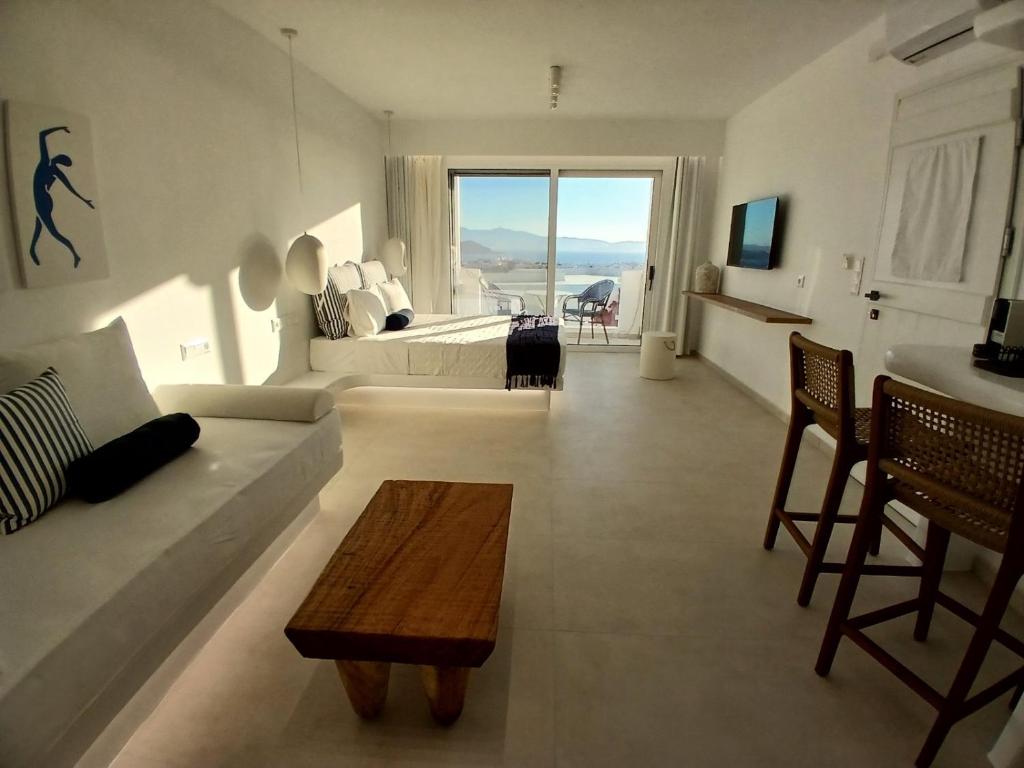 Comfort Suite with Sea View (4)
