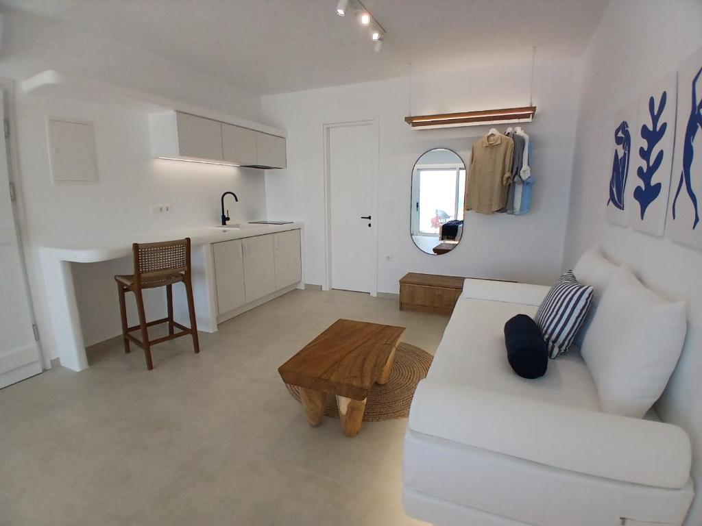 Comfort Suite with Sea View (6)